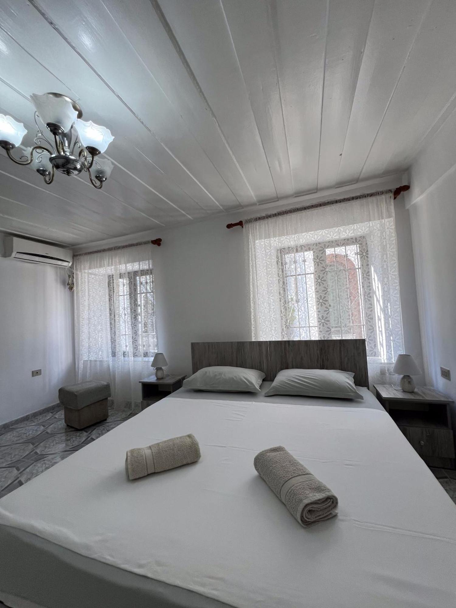 Onetwosleep Guesthouse Shkodër Exteriér fotografie